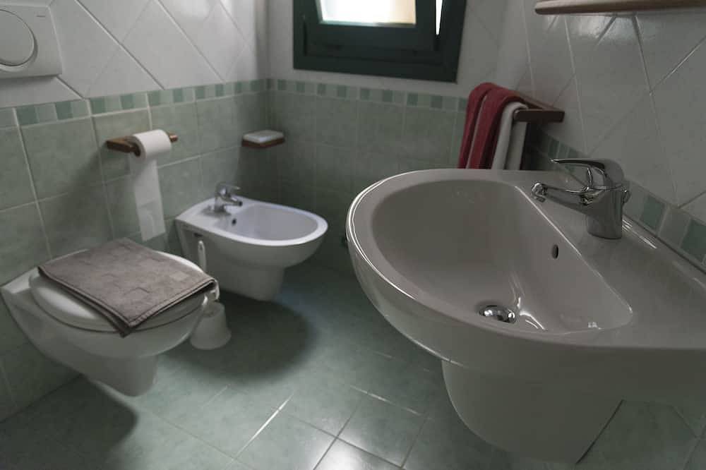 Ganze Wohnung, Residence Pinnetta - 6-Sitzer-Apartment mit kostenfreiem Pool und Wlan in Arzachena, Costa Smeralda