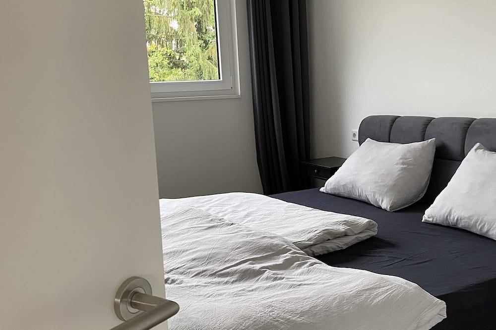 Ganze Wohnung, Modern wohnen mitten im Nationalpark Eifel, 10 min vom See entfernt in Simmerath, Naturpark Hohes Venn-Eifel