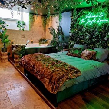 Gîte pour 2 personnes, avec terrasse et jacuzzi à Thiers