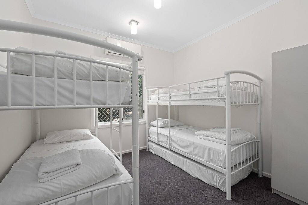 Chloe's Place ~ Aldinga Beach - Airy Family Abode Overlooking a Reserve in Aldinga Beach, City of Onkaparinga