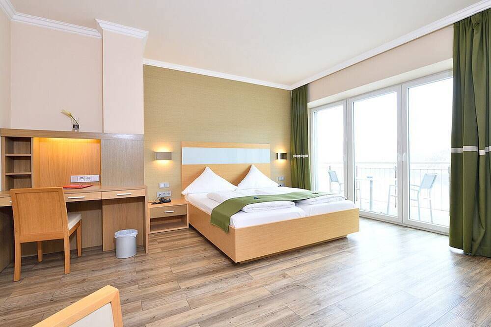 Ganze Wohnung, Double room Seeblick with balcony in Heimbach, Rureifel (Nordrhein-westfalen)