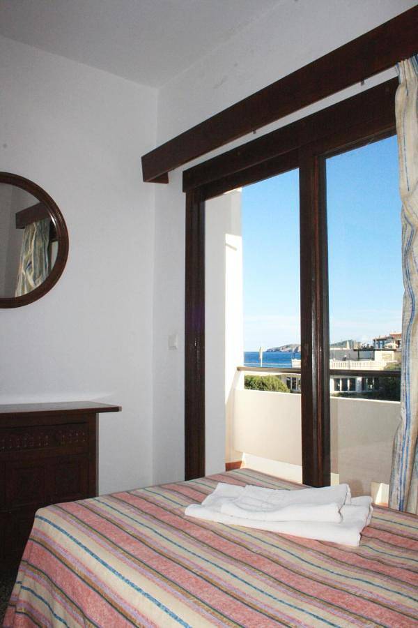 Hostal Alocs in Platja es Figueral, Santa Eulària des Riu