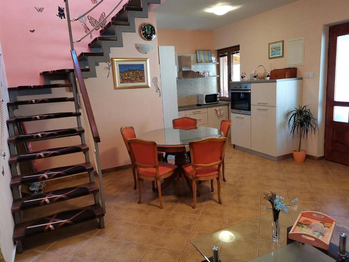 Four-Bedroom Villa in Škrip, Brac