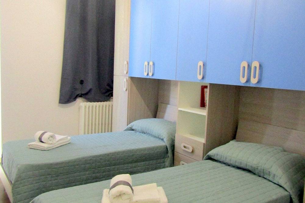 Entire apartment, Maison Cluana: Your Central Seaside Escape. in Civitanova Marche, Adriatic Coast Marken