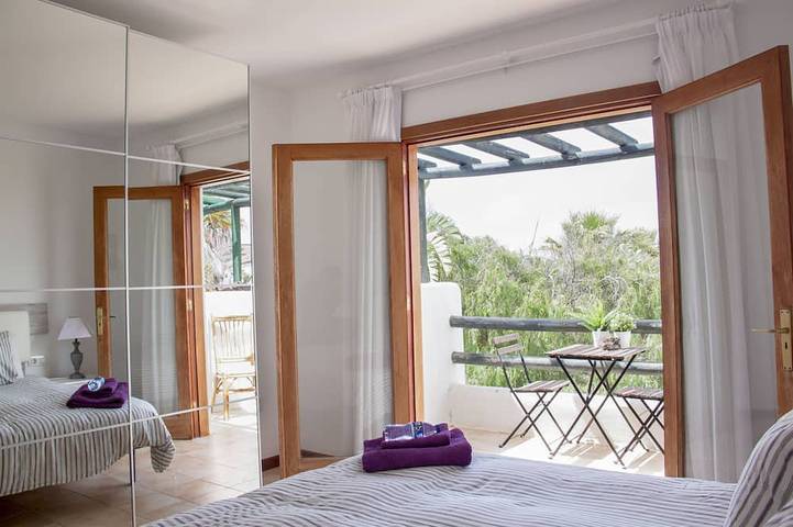 Duplex B13 in einer ruhigen Anlage mit Swimmingpool 150 m vom Meer entfernt in Charco del Palo, Haría