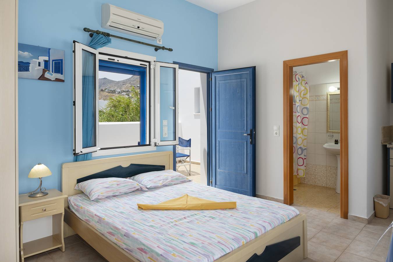 Entire studio, Studio Apartment 'Studios Ninemia Serifos 2' with Sea View, Wi-Fi and Air Conditioning in Livadi, Cyclades