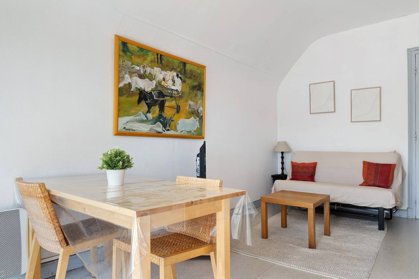 Apartamento entero, Apartamento 'Pic Du Midi' con vistas a la montaña, balcón y Wi-Fi in Argelès-Gazost, Pirineos franceses