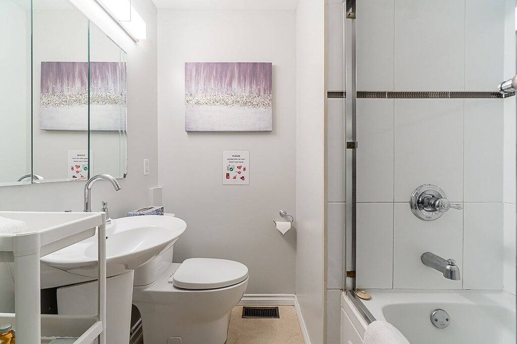 💥💎3 bedrooms 1.5 baths near Downtown W/ Ac 2 car parking. 1204 sq ft / 111 sq m in Vancouver, British-Columbia
