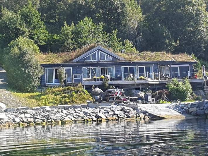 Ferienhaus für 10 Personen, mit Ausblick und Pool sowie Garten in Vanylven