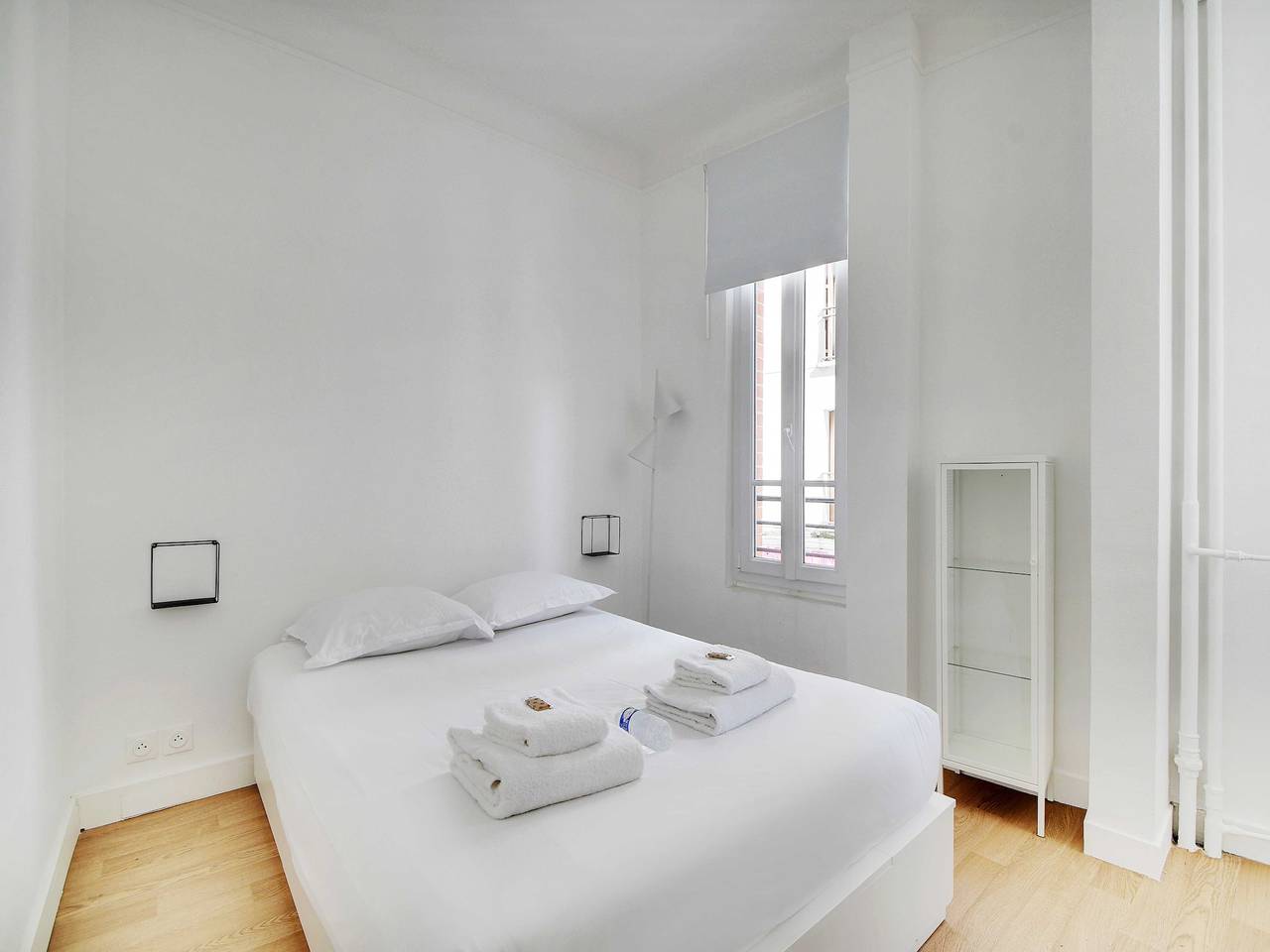 Apartamento entero, Acogedor apartamento de 2 habitaciones y 5 plazas en el corazón de Suresnes in Suresnes, Altos del Sena