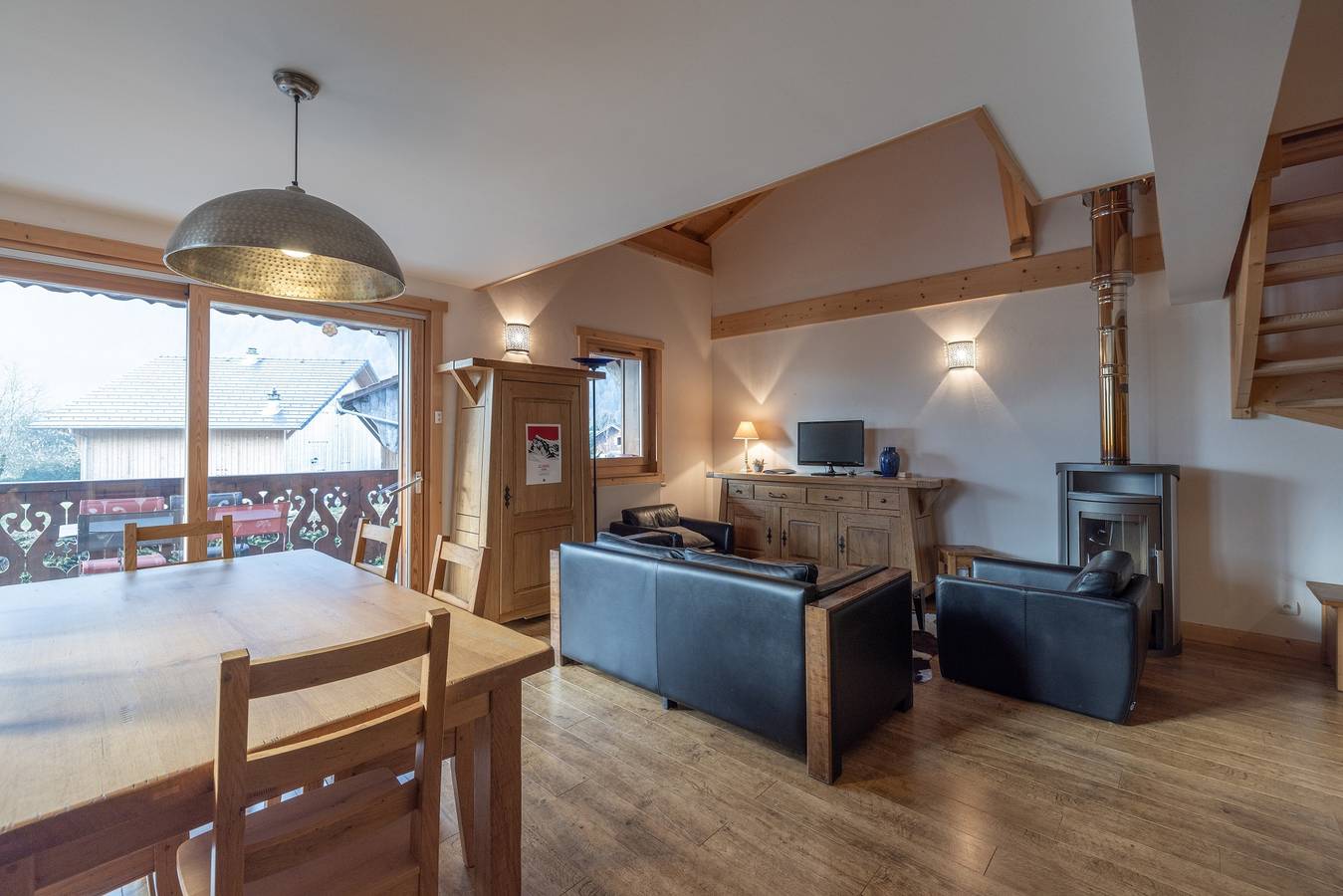 Appartement entier, Appartement 'Le Lou Clerouzy - 6 Personnes' avec vue sur les montagnes, balcon et Wi-Fi in Samoëns, Région de Bonneville