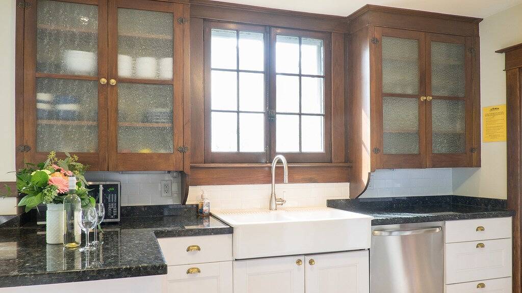 Historische Altstadt, alles zu Fuß erreichbar, Grill / Grill, Wlan, Parkplatz, Veranda und hintere Terrasse in Niagara-on-the-Lake, Niagara Fälle