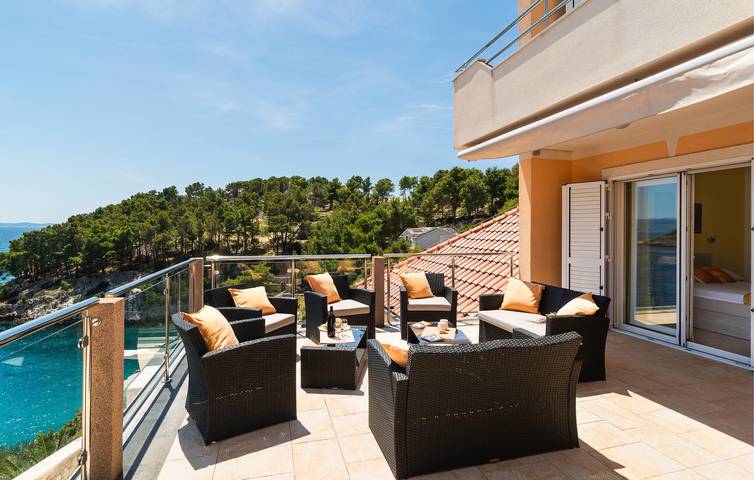 Ganze Ferienwohnung, Apartment mit Meerblick, Wifi, AC, Parkplatz und Terrasse - 2km zum Strand in Milna, Brac