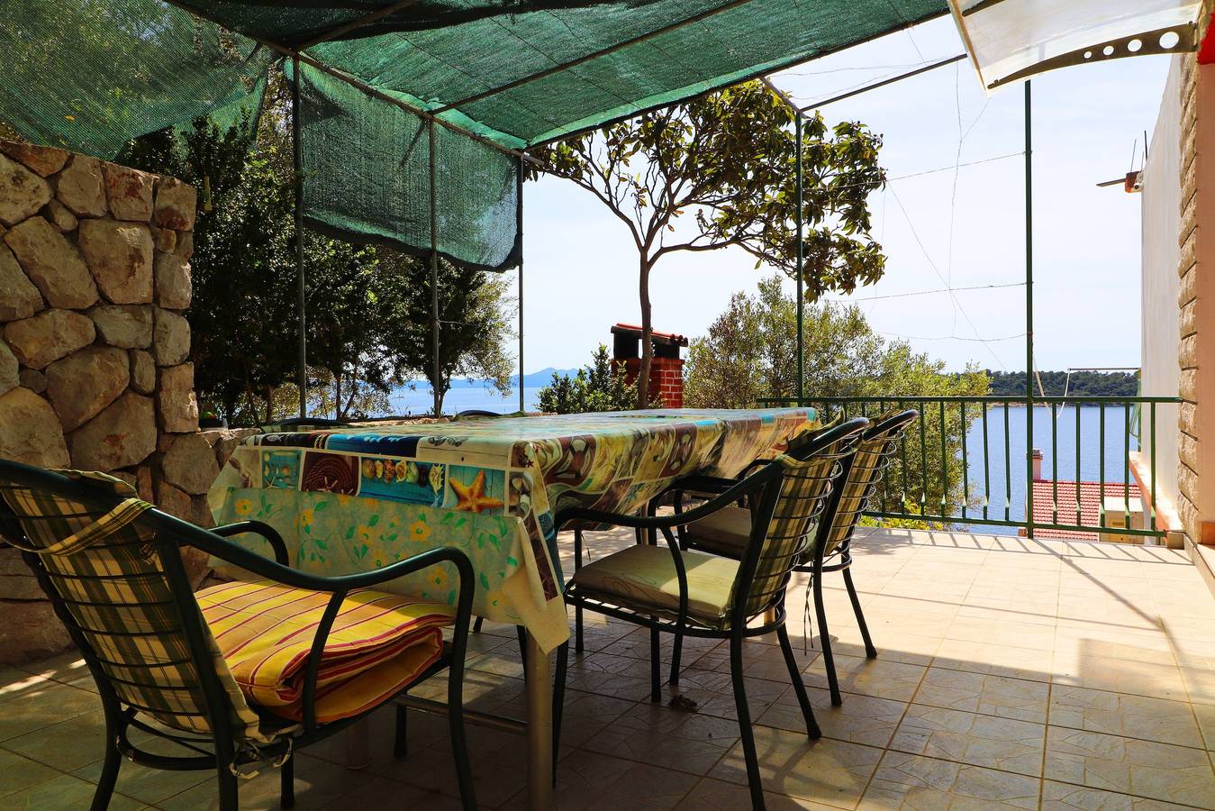 Entire apartment, Three bedroom apartment with terrace and sea view Prižba, Korčula A-18165-a in Blato, Korcula