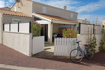 Gîte pour 4 personnes, avec terrasse à La Brée-les-Bains