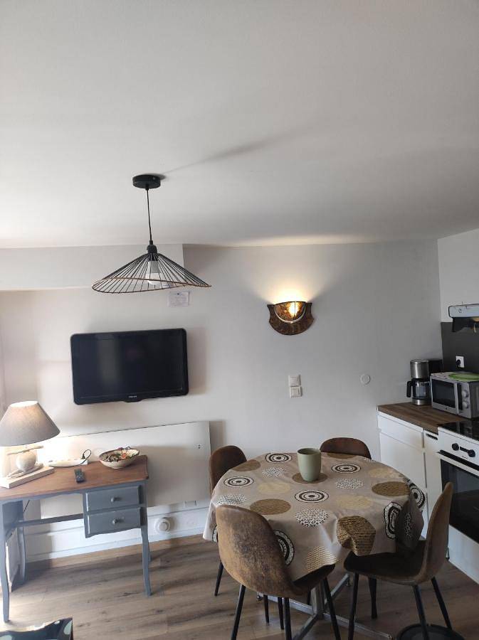 Gîte pour 2 personnes, avec jardin et vue, animaux acceptés à Brives-Charensac - 2