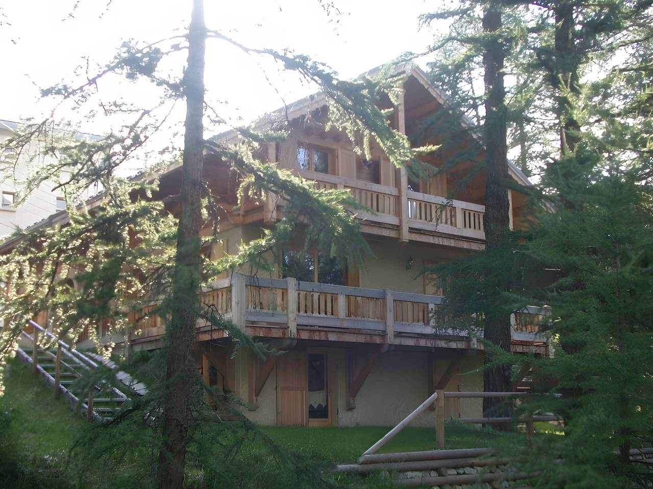 Chalet 'Le Hors Piste' met uitzicht op de bergen, privé tuin en Wi-Fi in Vars, Briançon en omgeving