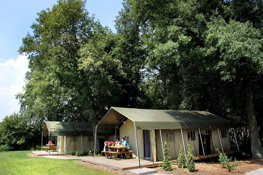 Luxe Lodge in Twente met Uitzicht op Weiden in Haaksbergen, Twente