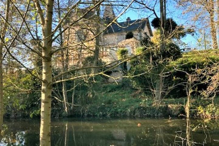 Location de vacances pour 14 personnes, avec Terrasse ainsi que Jardin et Sauna à Moutiers-sous-Argenton