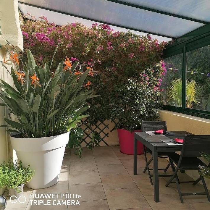 Location de vacances pour 2 personnes, avec jardin et piscine ainsi que vue et terrasse à Lalinde - 2