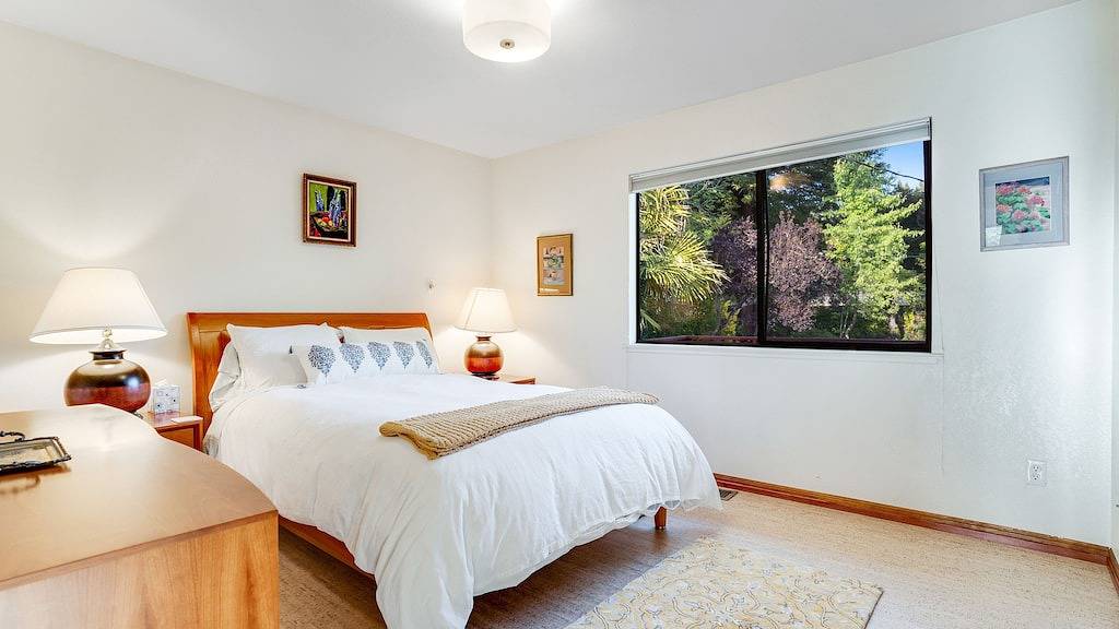 Vacation Home for 12 Guests in Guerneville, Russian River