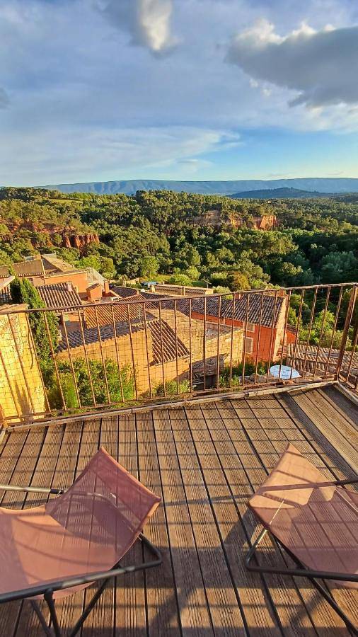 Three-Bedroom House in Roussillon, Parc naturel régional du Luberon