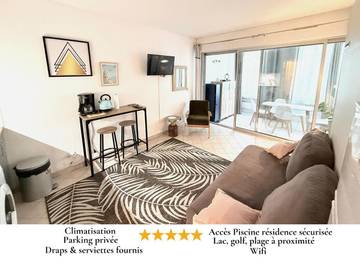 Gîte pour 4 personnes, avec terrasse ainsi que vue et piscine, animaux acceptés dans Port Gregau