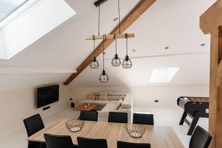 Gîte pour 12 personnes, avec terrasse, animaux acceptés à La Bâthie