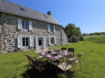 Gîte pour 8 personnes, avec jardin à Trizac