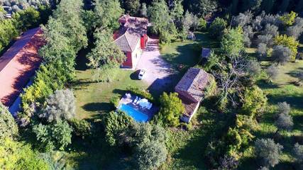 Gîte pour 6 personnes, avec piscine et jardin dans Ghizzano