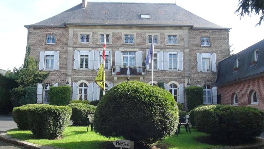 Hôtel pour 2 personnes, avec jardin et vue à Étréaupont