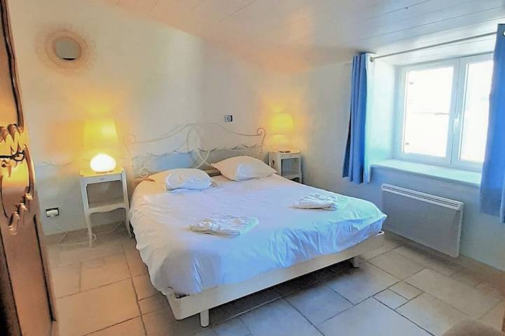 Gîte pour 2 personnes, avec jardin et piscine à Redortiers - 2