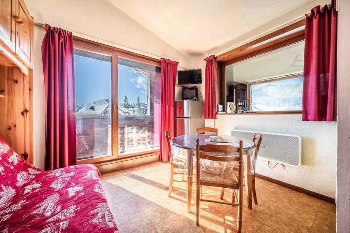 Apartamento entero, Apartamento 'Les Pralyssimes - 35 M²' con vistas a la montaña y balcón in Le Praz de Lys, Taninges