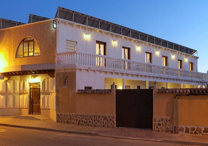 Casa rural para 2 personas, con Terraza y Vistas en Layos
