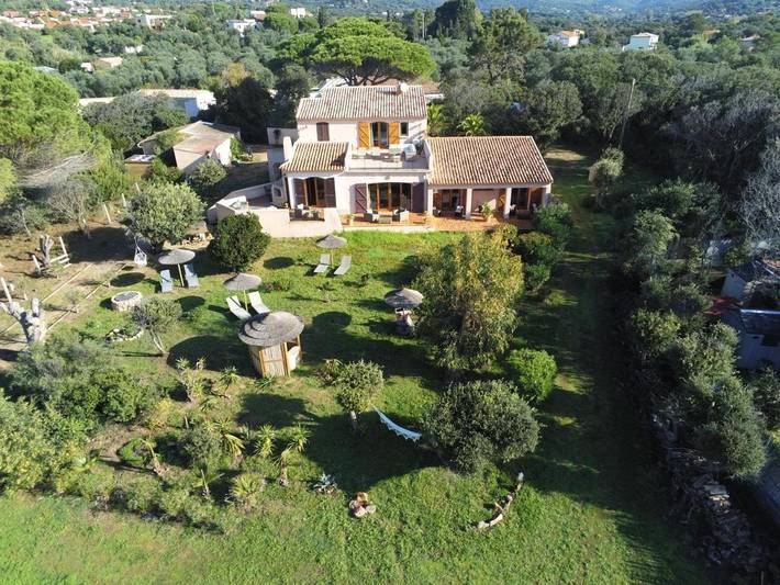 Location de vacances pour 11 personnes, avec vue et jardin dans Plage du Péro - 2