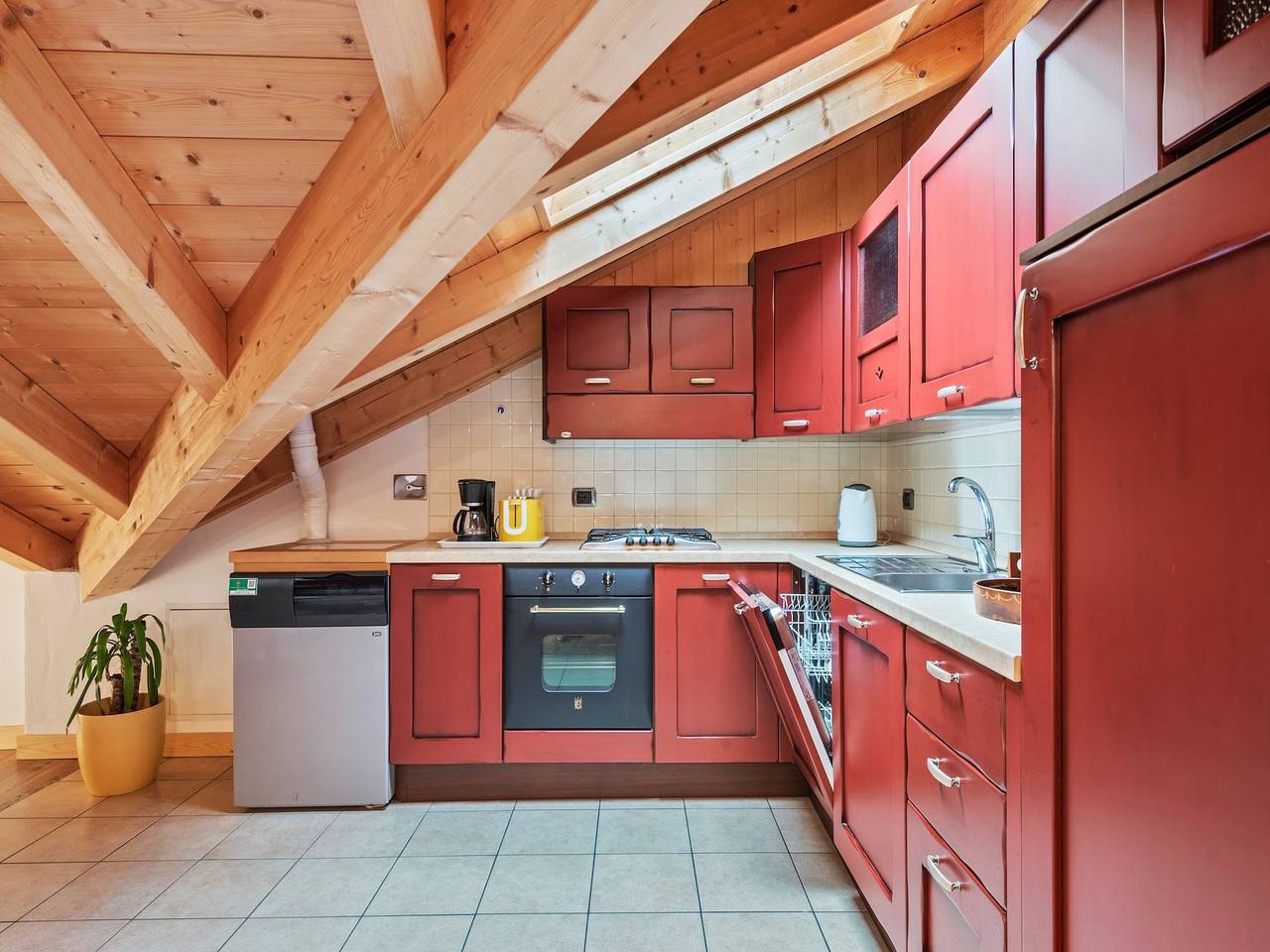 Entire apartment, Belvilla by Oyo Charming Apartment in Brez with Tv in Brez, Novella (Trentino)