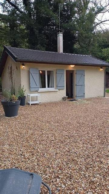 Gîte pour 4 personnes, avec terrasse et jardin ainsi que vue et vue sur le lac, animaux acceptés à Coullons