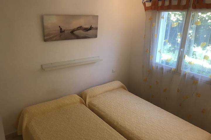 Ganze Wohnung, Wohnung in Doppelvilla auf dem Land, 400 Meter vom Meer in La Londe-les-Maures, Parc national Port-Cros