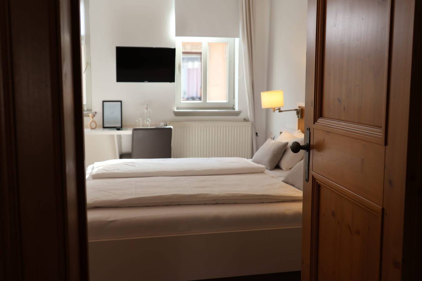 Weinbar & Gästehaus Himmelstoss - kleines Doppelzimmer in Dettelbach, Fränkisches Weinland