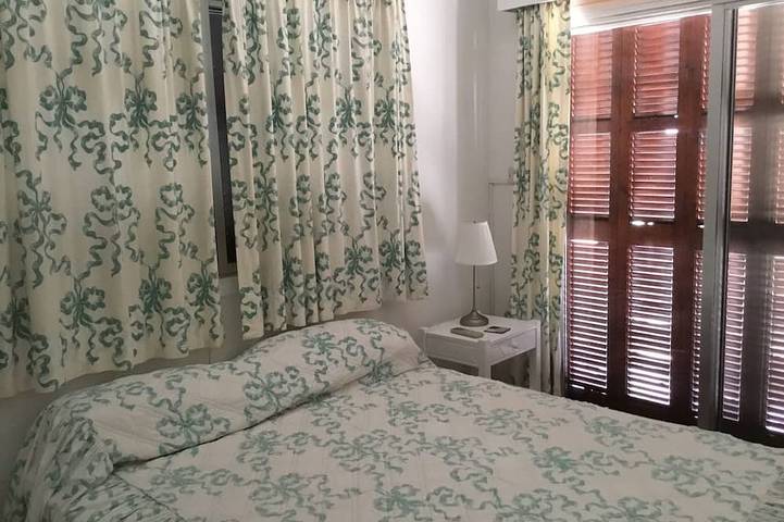 Location de vacances pour 6 personnes, avec terrasse et jardin dans Πισσούρι - 4