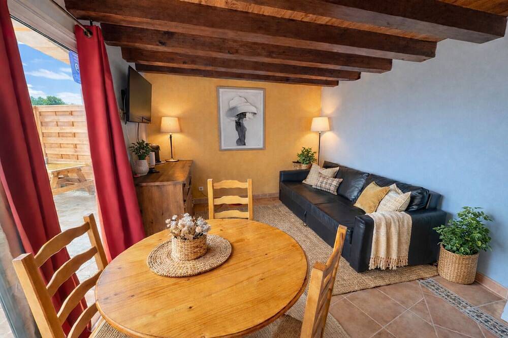 House Monbazillac, exceptional view with swimming pool 2 - 4 persons in Monbazillac, Périgord Pourpre