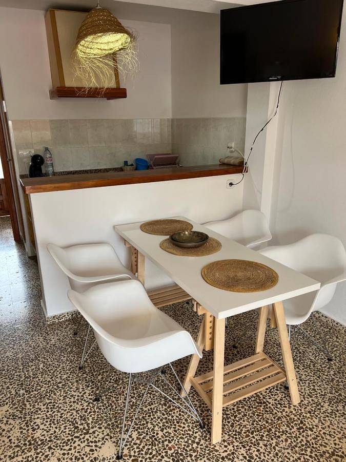 Ferienwohnung für 4 Personen, mit Balkon und Terrasse sowie Garten und Pool in Platja es Figueral - 3