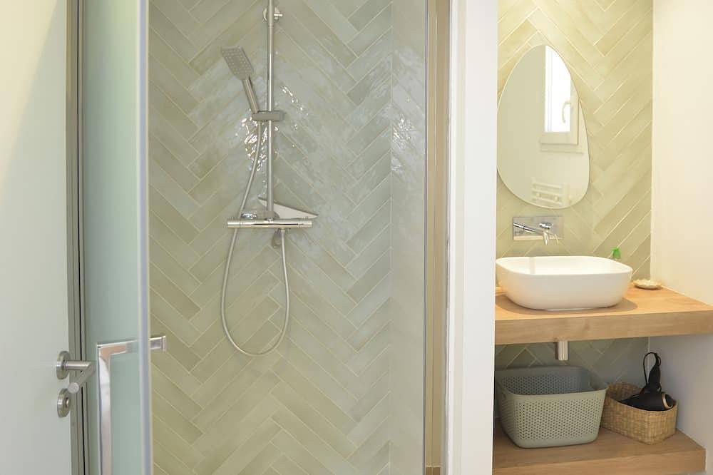 Detached house with view & pool in Barjac, Región de Alès