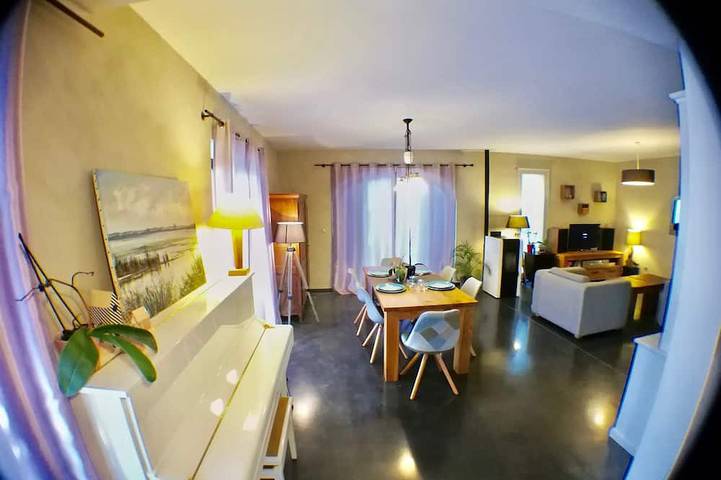 Gîte pour 15 personnes, avec Jardin et Piscine à Corconne - 2