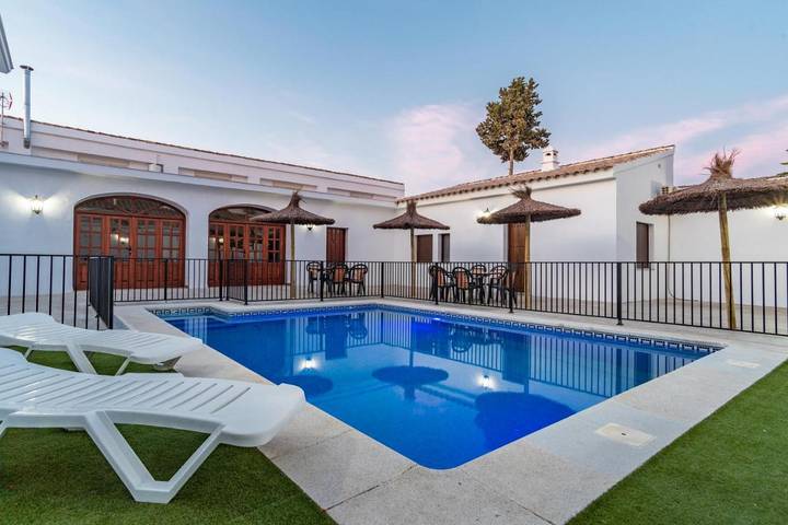 Casa rural para 3 personas, con Terraza y Jardín además de Piscina y Vistas en Íllora