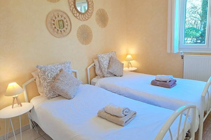 Location de vacances pour 10 personnes, avec jardin et piscine à Limogne-en-Quercy - 2