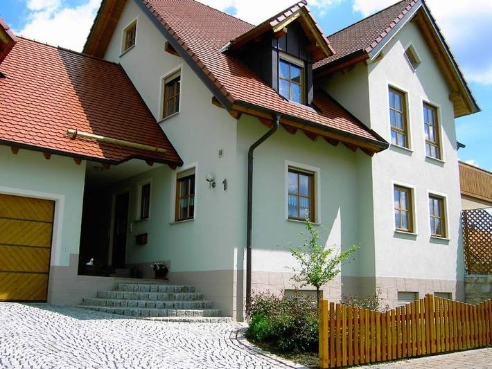 Gemütliche Wohnung mit Terrasse, Fernseher, Küche und in der Nähe des Stadtzentrums von Litzendorf in Litzendorf, Landkreis Bamberg