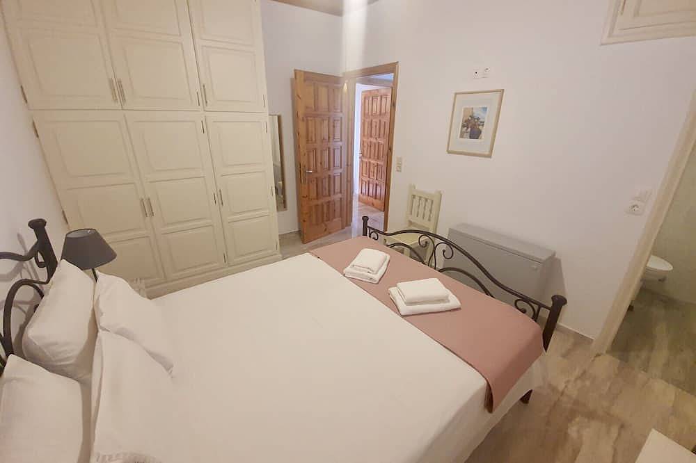 Fully Renovated Christiana’s Traditional Villa in Hydra