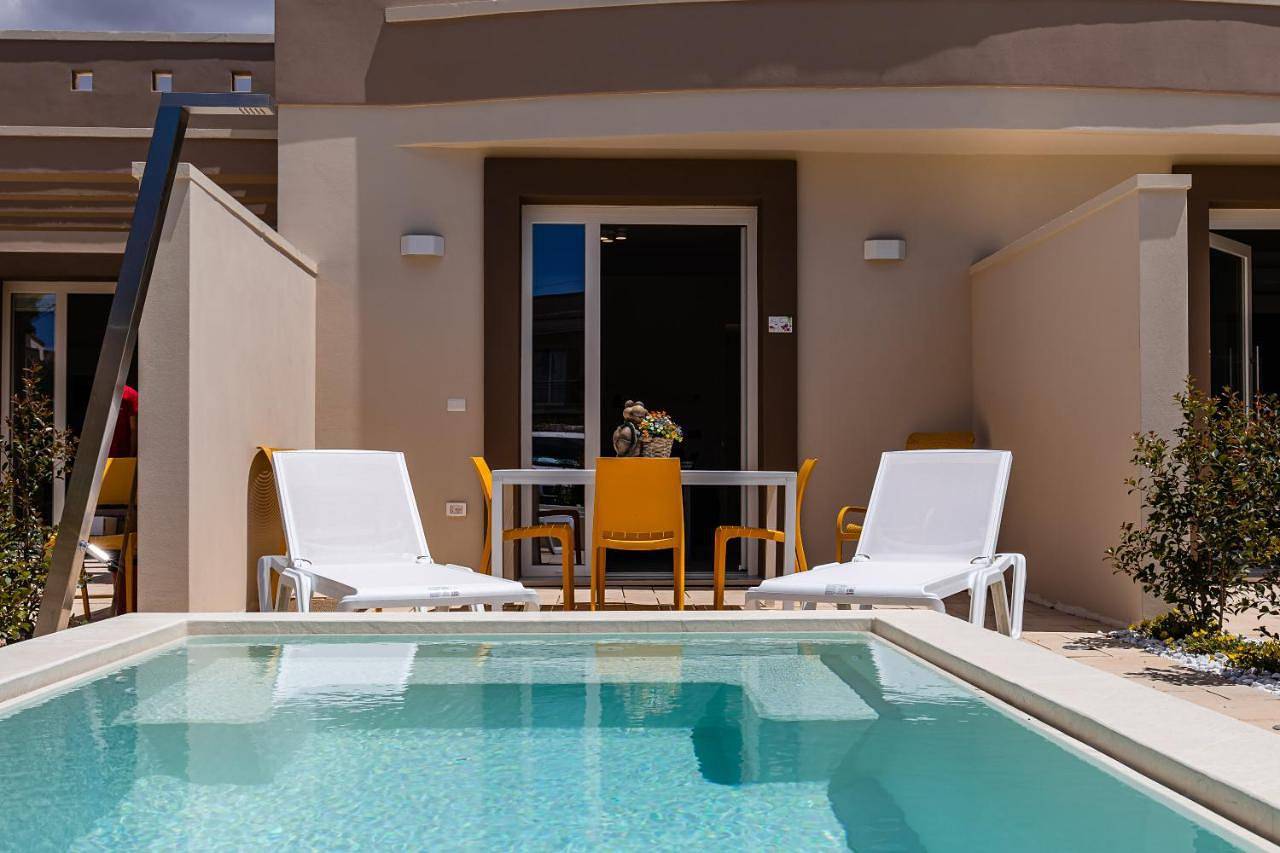 La Collina di Montegrappa - Villas with Heated Private Pool - Suites with Shared Pool in Tuglie, Golfo di Taranto