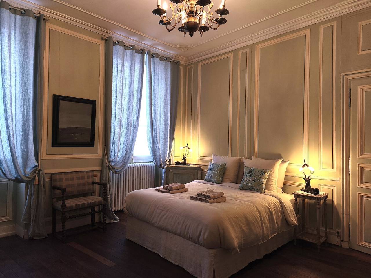 Gästezimmer „Chez Diane – Daphné“: Familien-Suite ebenerdig in Saint-Amand-Montrond